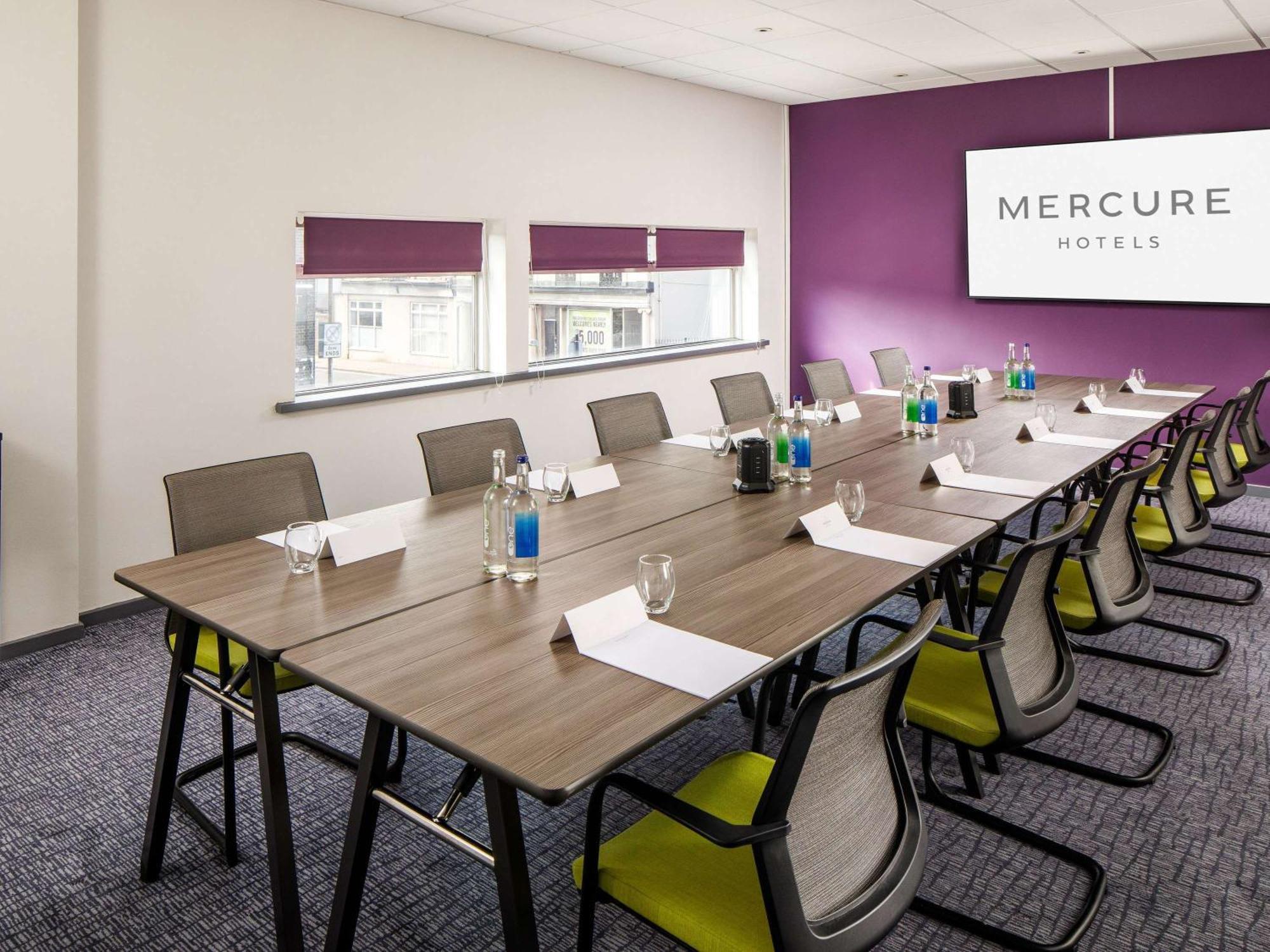 Mercure Bedford Centre Hotel Exterior foto